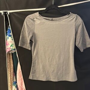 Prana Gray Fitted Short Sleeve Tee size xs